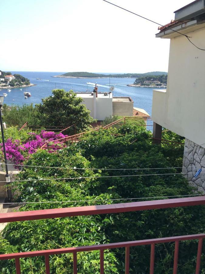 Goran'S Place Đảo Hvar Ngoại thất bức ảnh